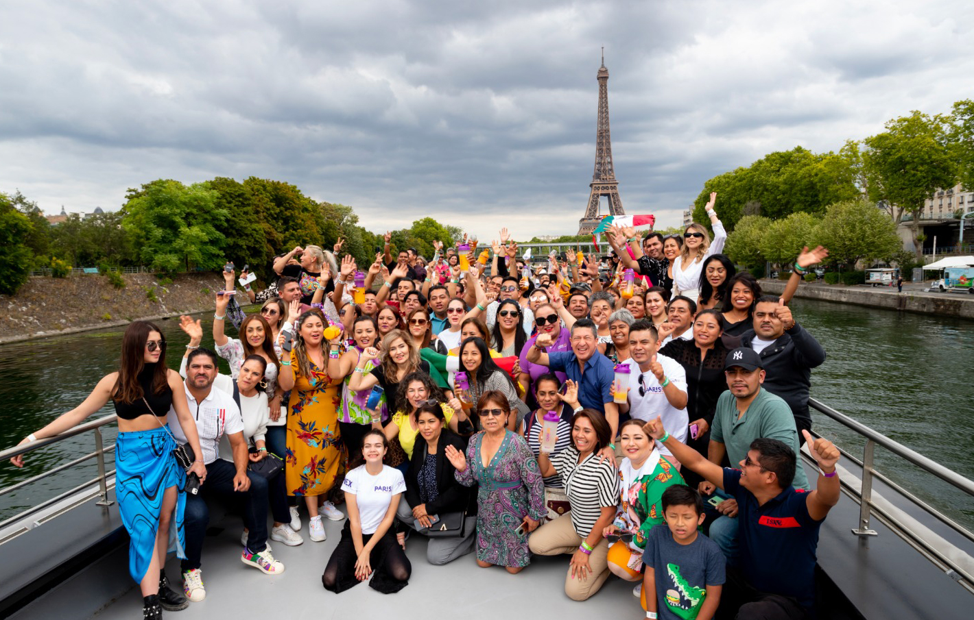 Empresarios que ganaron viaje a Francia